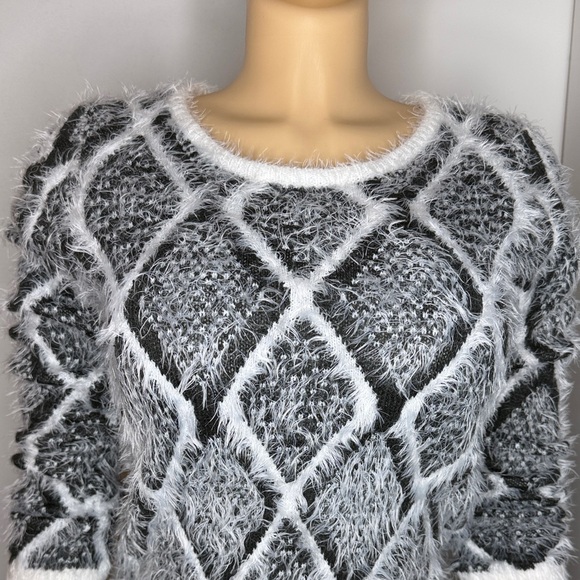 Neiman Marcus Sweater Size Small - Picture 2 of 11